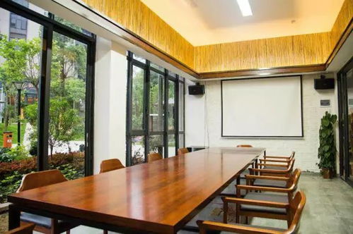 大朗情侣长途驱车的深层启示 企业形象策划中的定位与一致性